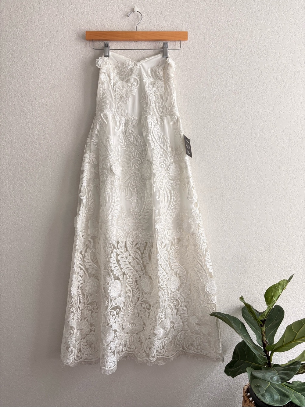 NWT Be My Someone White Floral Embroidered Strapless Midi Dress Small